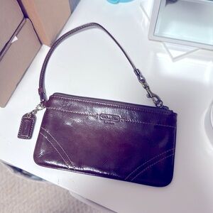 🎀👛Pretty coach wristlet👛🎀